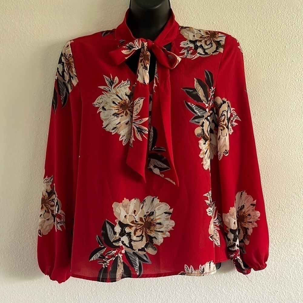 H&M Top - Picture 2 of 2